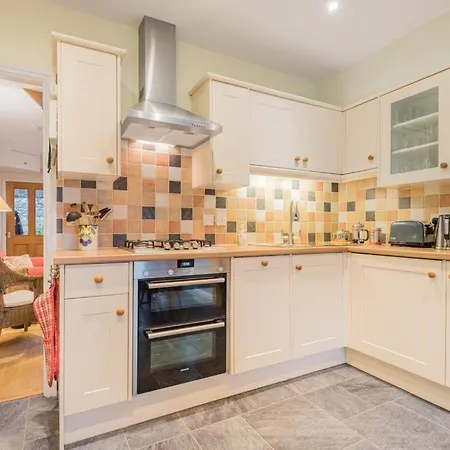2 Bed In Sz451 Holiday home